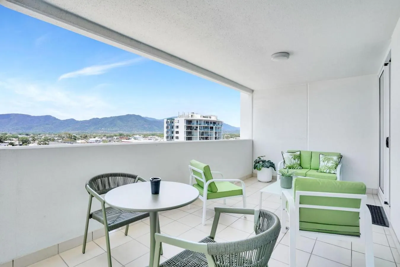 Cairns Central Apartment